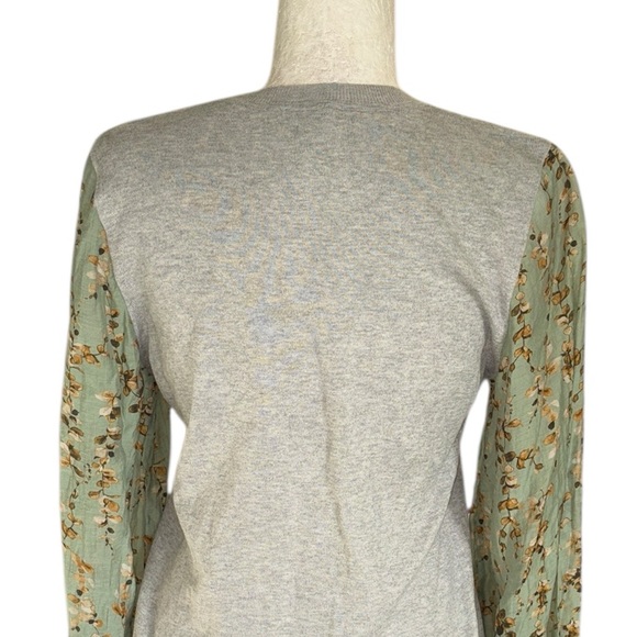 Current Air Anthro Gray Knit Sweater Knit Contrasting Floral Print Sleeve Top  M - Picture 7 of 10